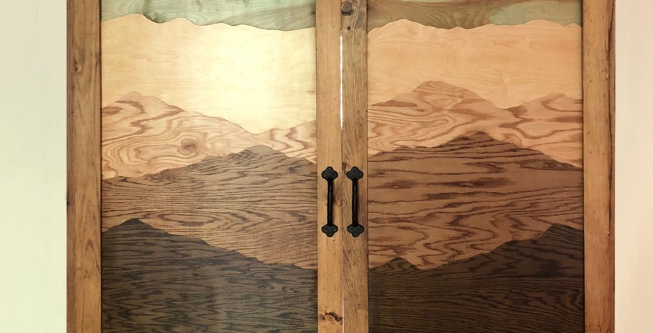 Barn doors with six layer mountain scene shadow box